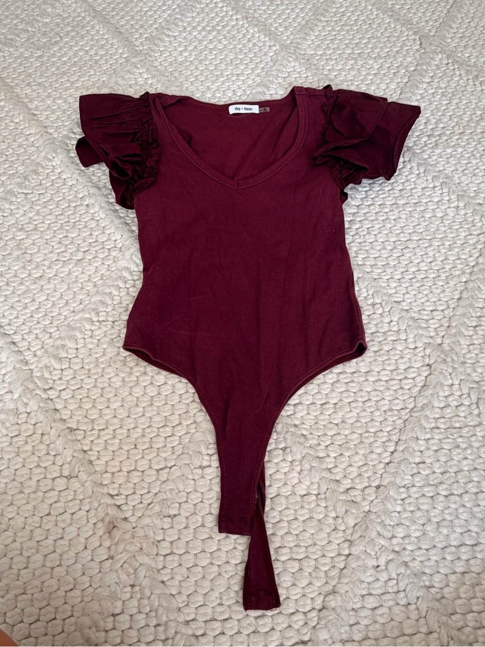 Ruffled Sleeve V-Neck Bodysuit in Burgundy/Maroon